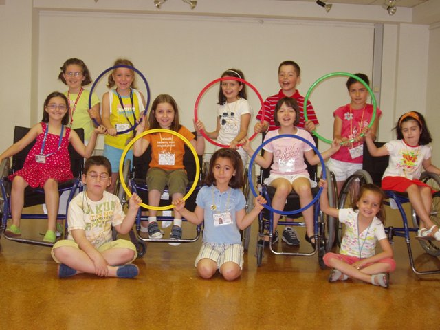 Un grupo de niñas y niños del taller de Tiempos Paralímpicos